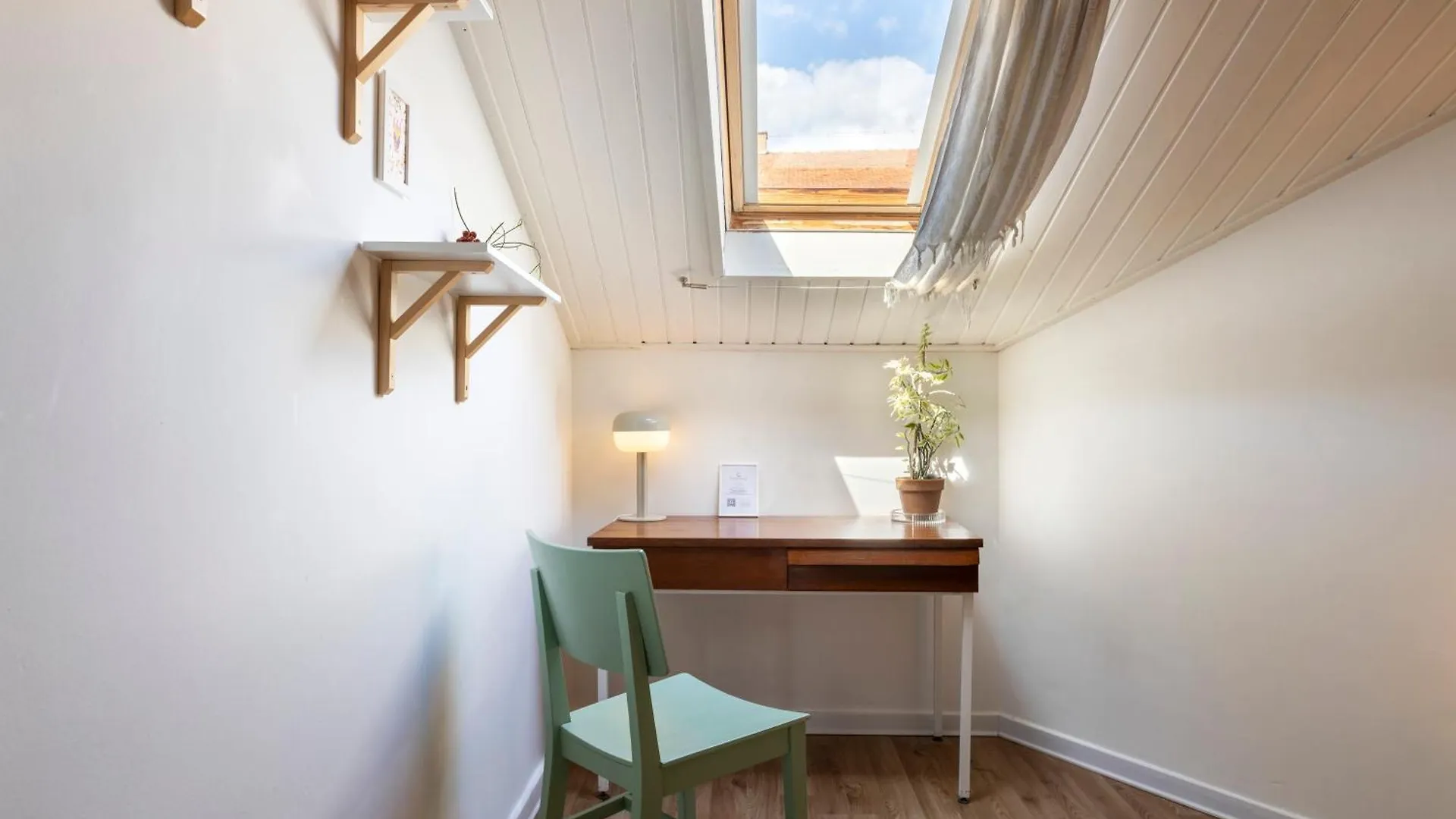Bed and Breakfast Homestay Rooftop Κατάνια